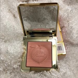 Too Faced Peach Blur